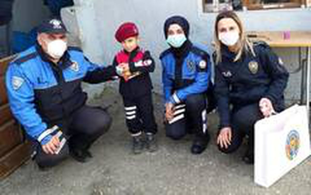 Polislerden en anlamlı ziyaret