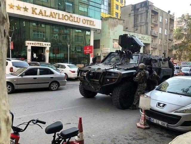 Son Dakika! Kahramanmaraş'ta bir otelde çıkan silahlı kavga sırasında 2'si polis 5 kişi yaralandı