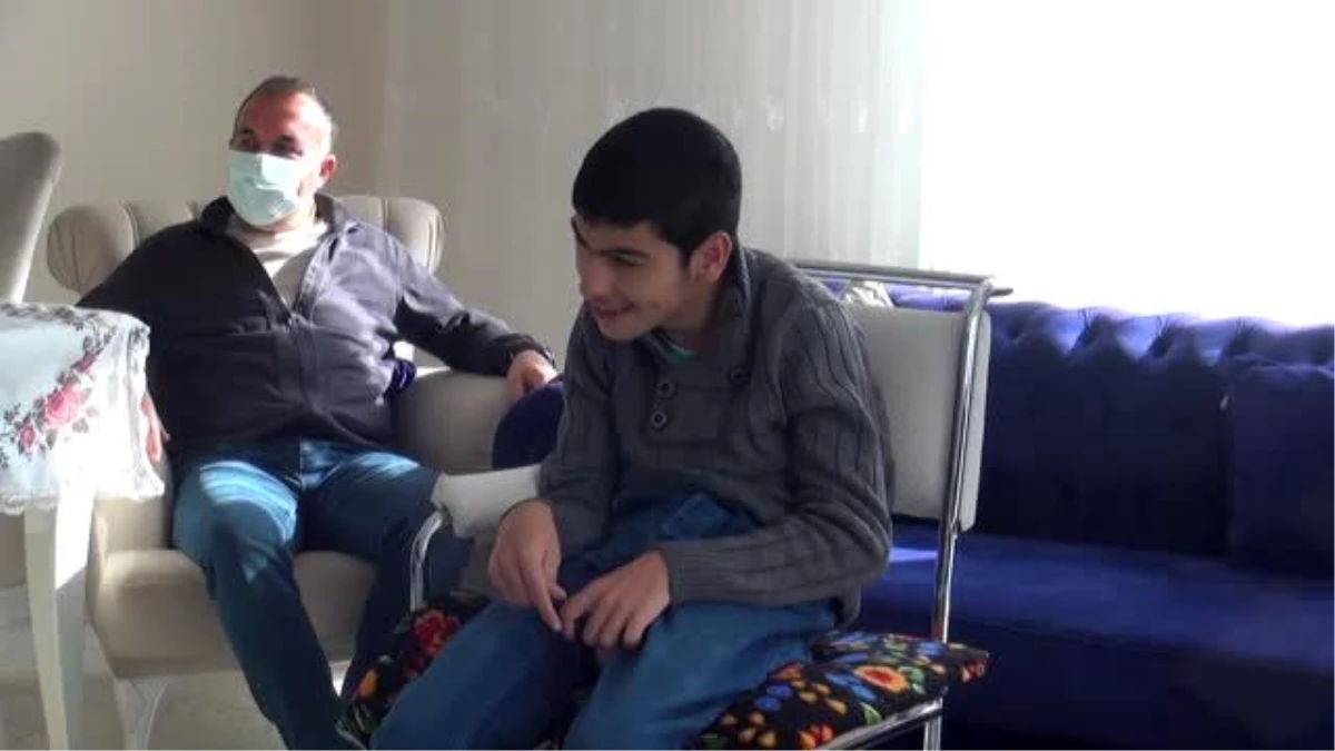 Son dakika haberleri: Tatvan\'da yaşayan bedensel engelli gençten "Evde Kal" çağrısı