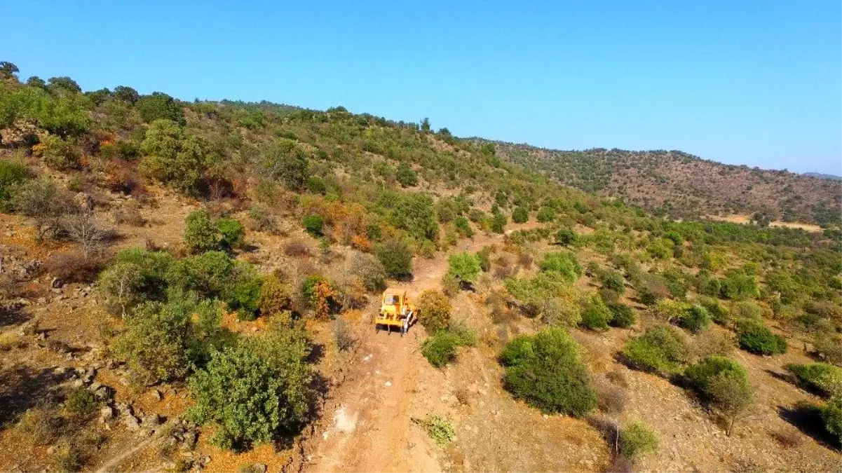 Yunusemre Belediyesi\'nden 25 kilometrelik yol çalışması