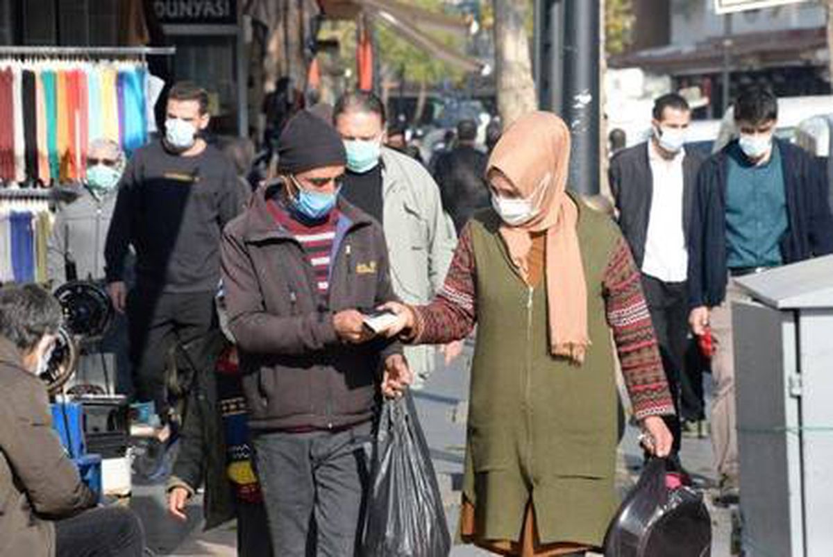 56 saatlik kısıtlama öncesi Diyarbakır caddelerinde yoğunluk