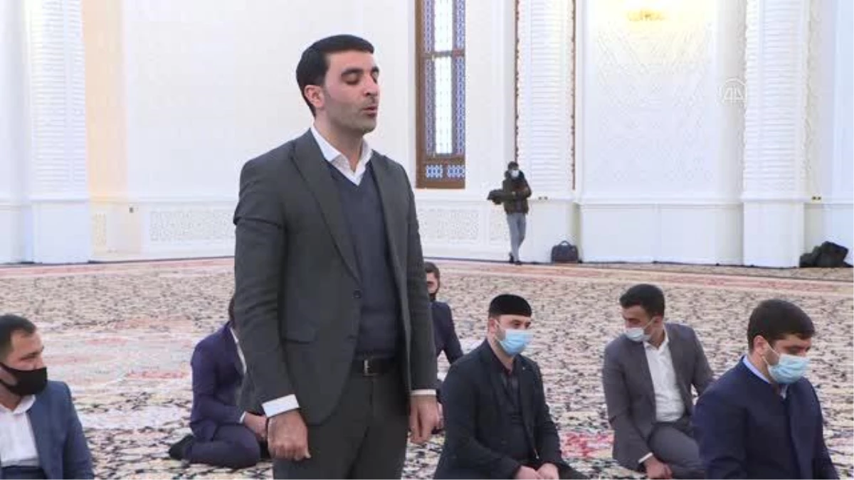 Azerbaycan\'daki kilise ve sinagoglarda şehitler için dua edildi