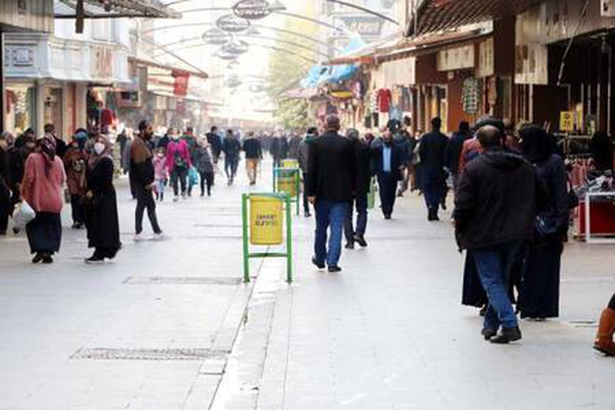 Gaziantep\'te hafta sonu yasakları öncesi çarşılarda yoğunluk