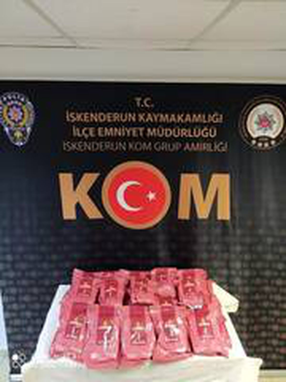 İskenderun\'da 69 kilo bandrolsüz nargile tütünü ele geçirildi