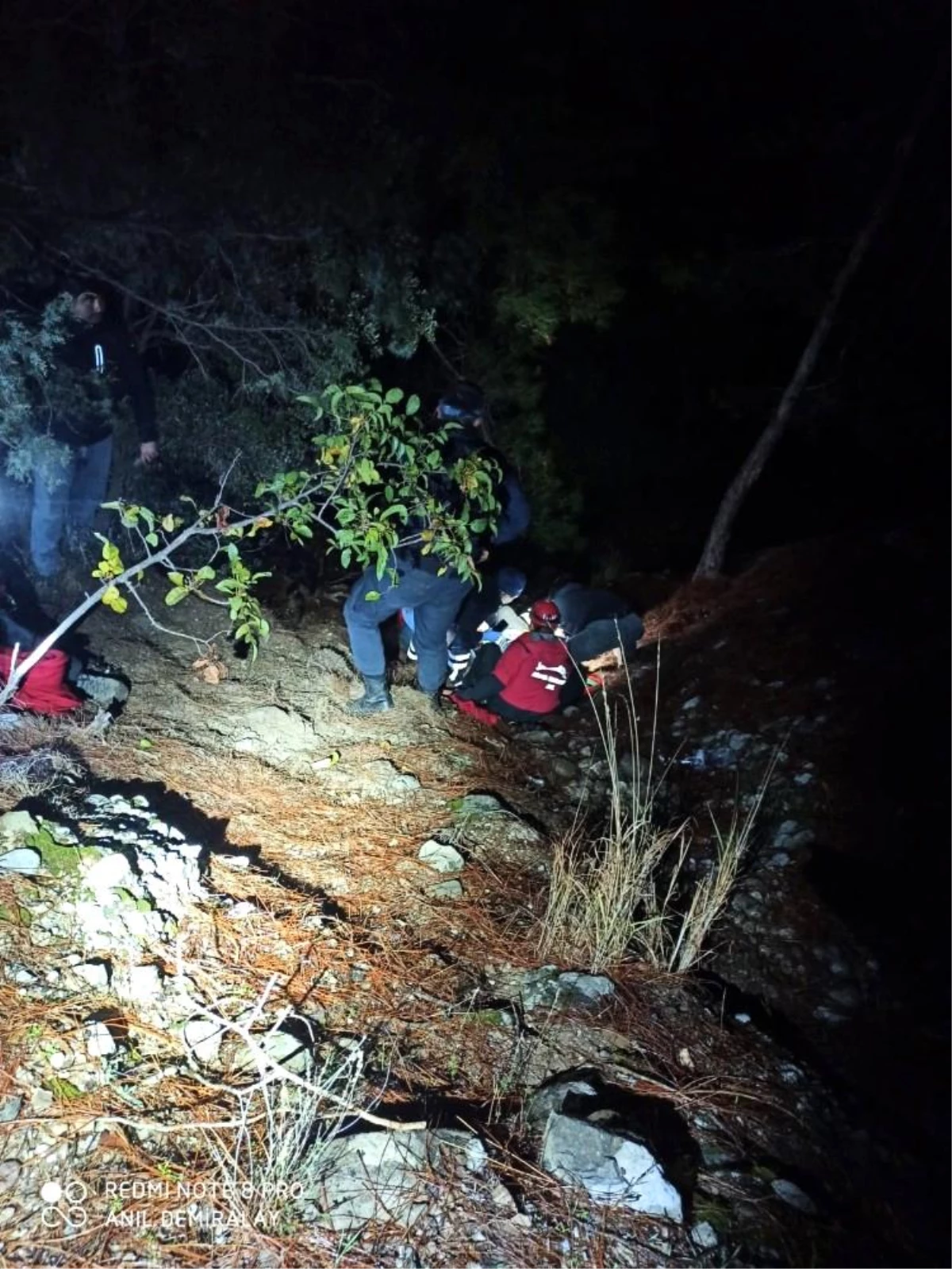 Kaçak avcıları yakaladıktan sonra dönüş yolunda uçuruma yuvarlandı