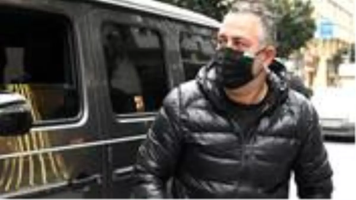 Klinikten çıkan Cem Yılmaz\'dan, sağlık durumunu soran muhabirlere sert tepki: Çocuk aldırdım