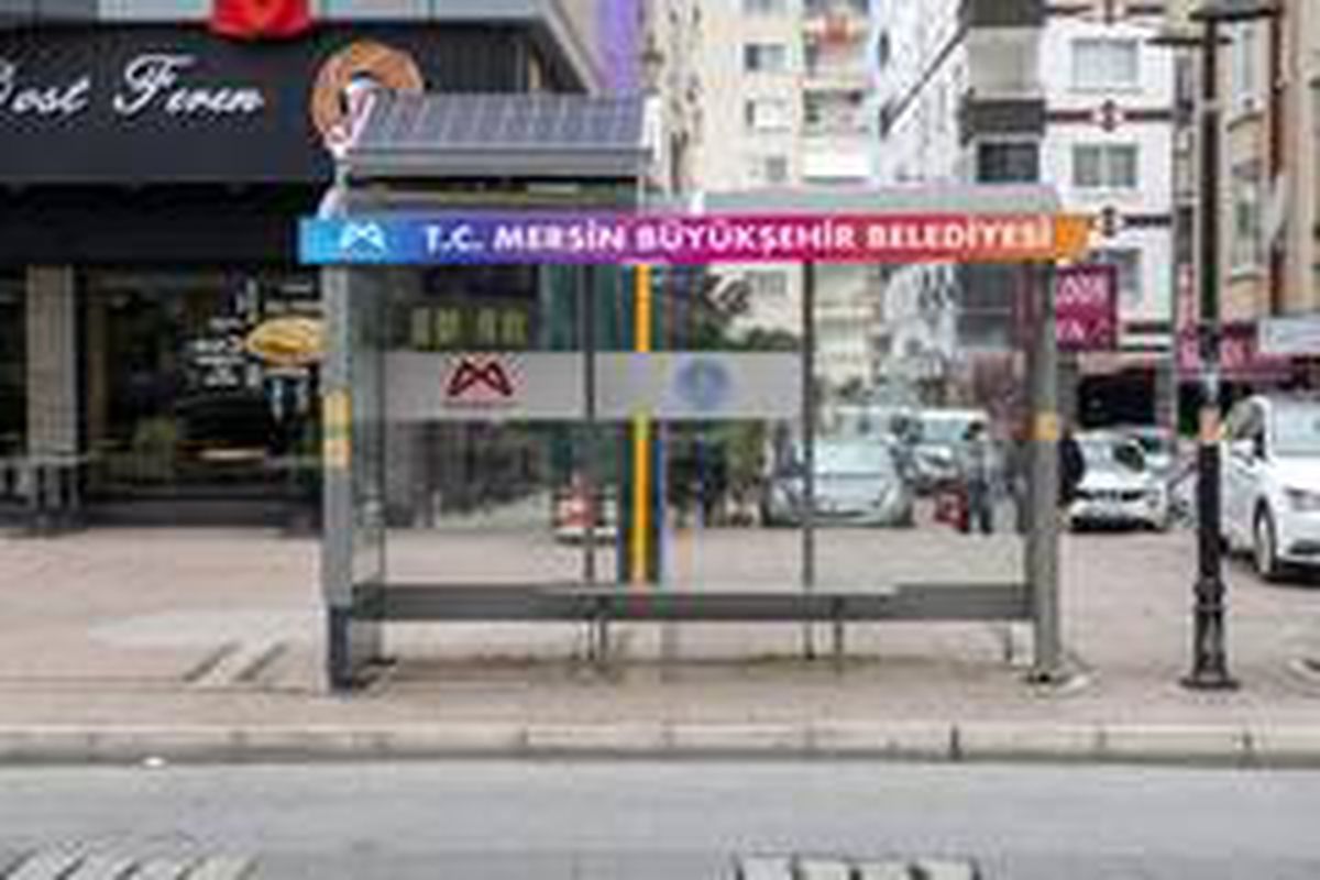 Mersin\'de 51 noktaya \'akıllı durak sistemi\' yerleştirildi
