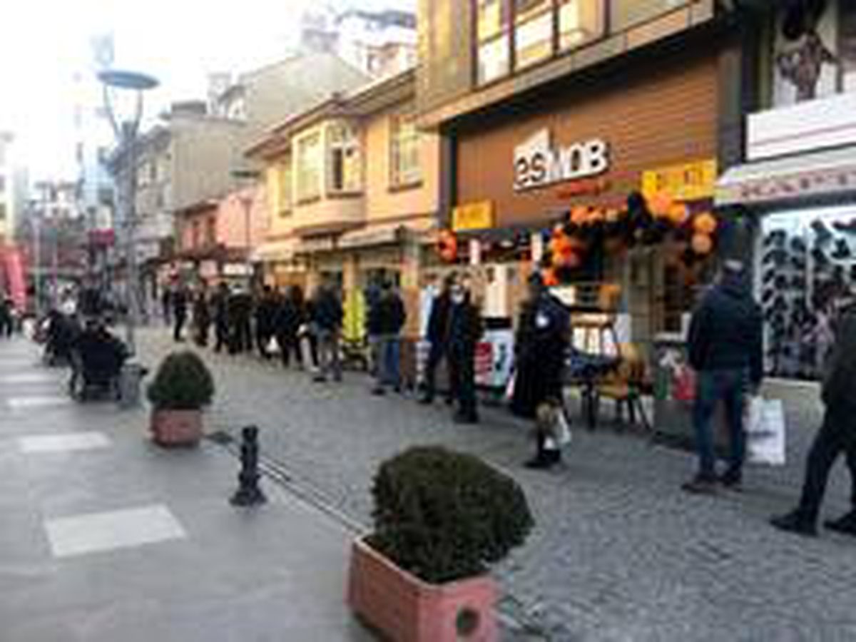 Yasak öncesi kuyruk