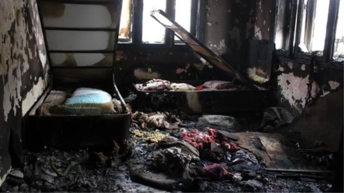2 evladını kurtarmak için yanan evin içine giren baba ve çocuklarının cansız bedenlerine ulaşıldı