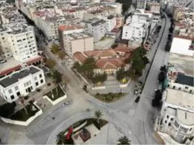 Sokağa çıkma kısıtlaması sonrası caddeler sessizliğe büründü