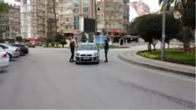 Sokağa çıkma kısıtlaması sonrası caddeler sessizliğe büründü