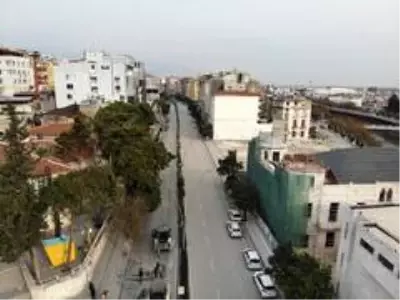 Sokağa çıkma kısıtlaması sonrası caddeler sessizliğe büründü