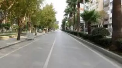 Sokağa çıkma kısıtlaması sonrası caddeler sessizliğe büründü