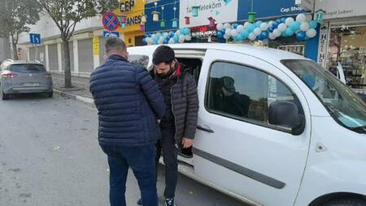 Son dakika! Hırsızlık suçundan aranan şüpheli, denetim noktasında yakalandı