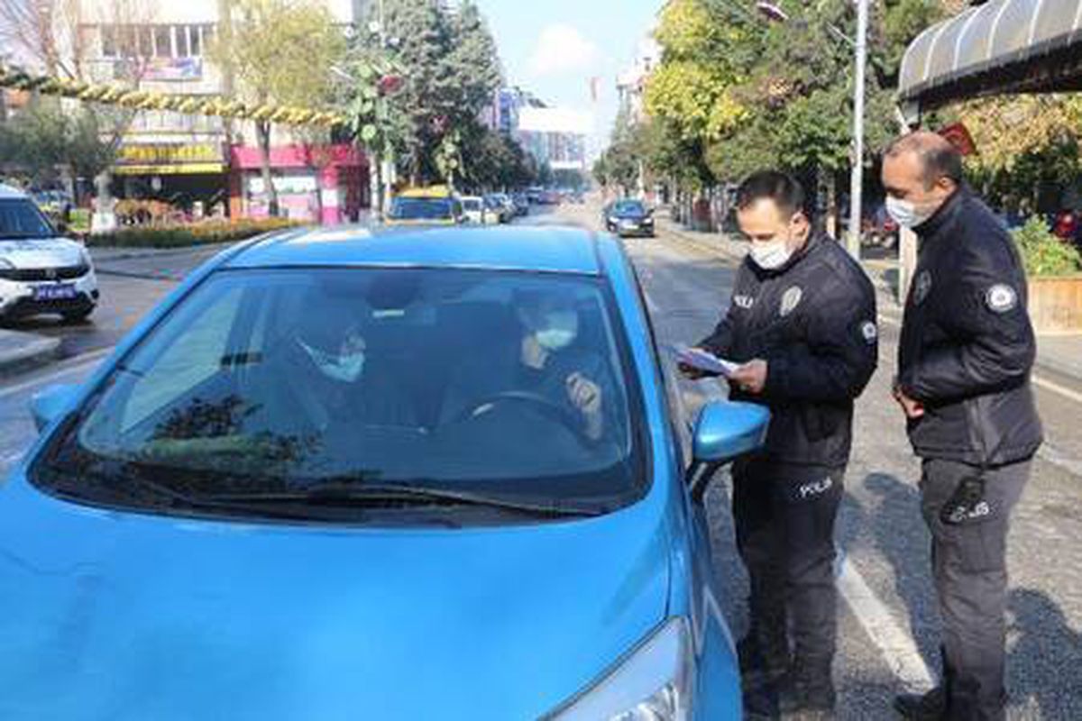 Isparta sokakları, kısıtlamada sessizliğe büründü