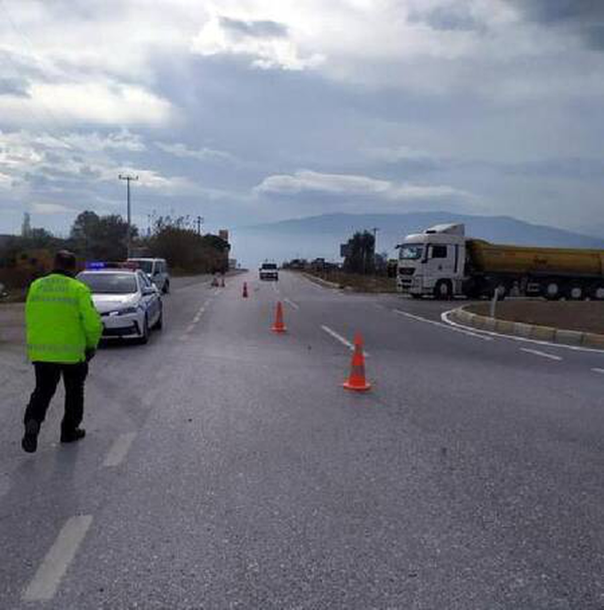Son dakika: Kamyonetle motosiklet çarpıştı: 1 ölü, 1 yaralı