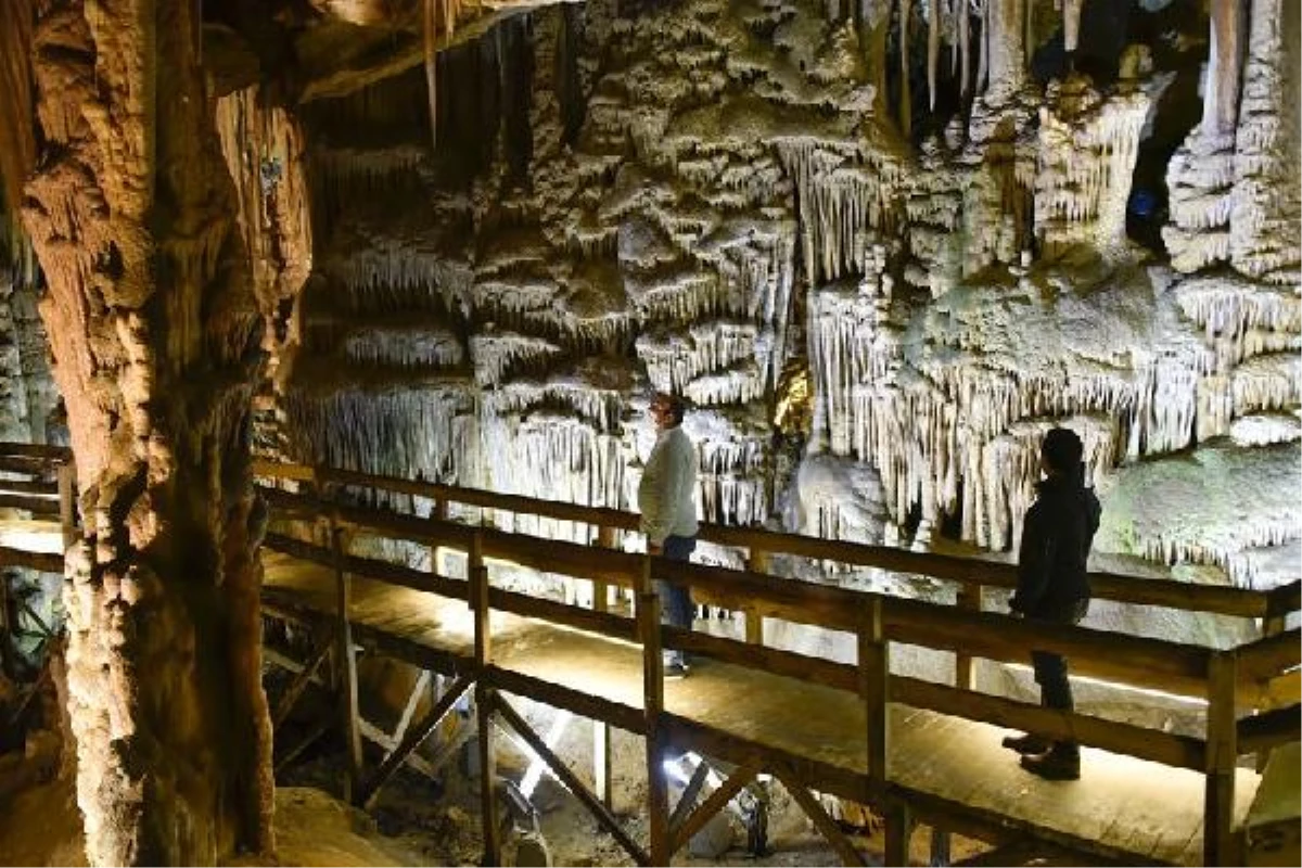 Karaca Mağarası\'nı 5 ayda 50 bin kişi ziyaret etti