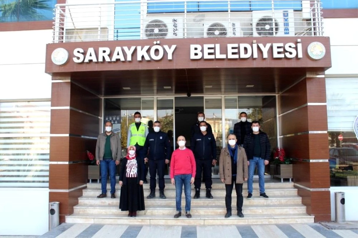 Sarayköy\'de ekipler sokağa çıkma kısıtlamasında vatandaşların ihtiyaçlarını karşılıyor