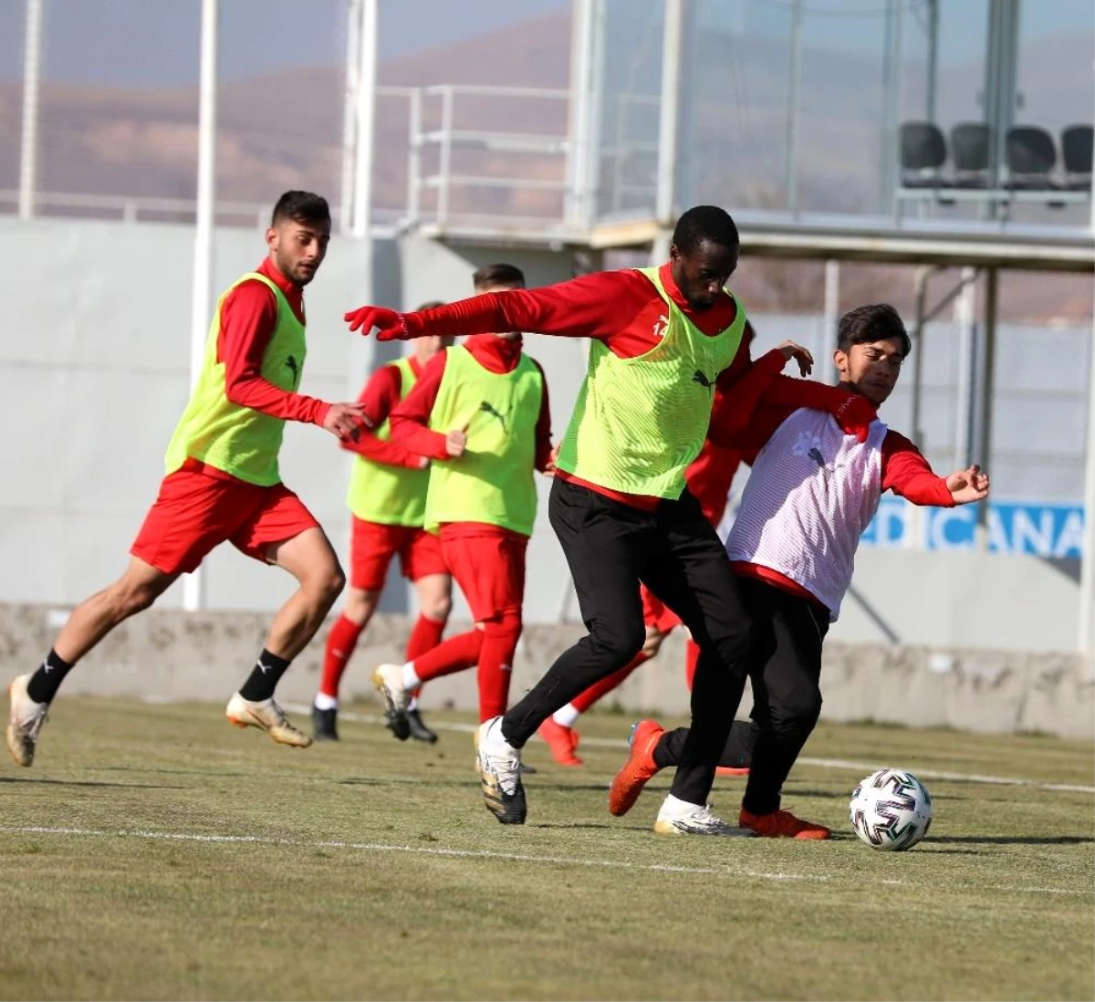 Sivasspor\'da Hakan Arslan çalışmalara başladı