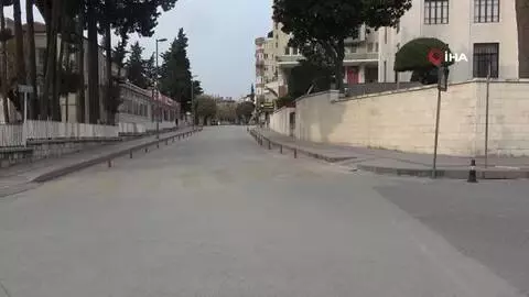 Sokağa çıkma kısıtlaması sonrası caddeler sessizliğe büründü