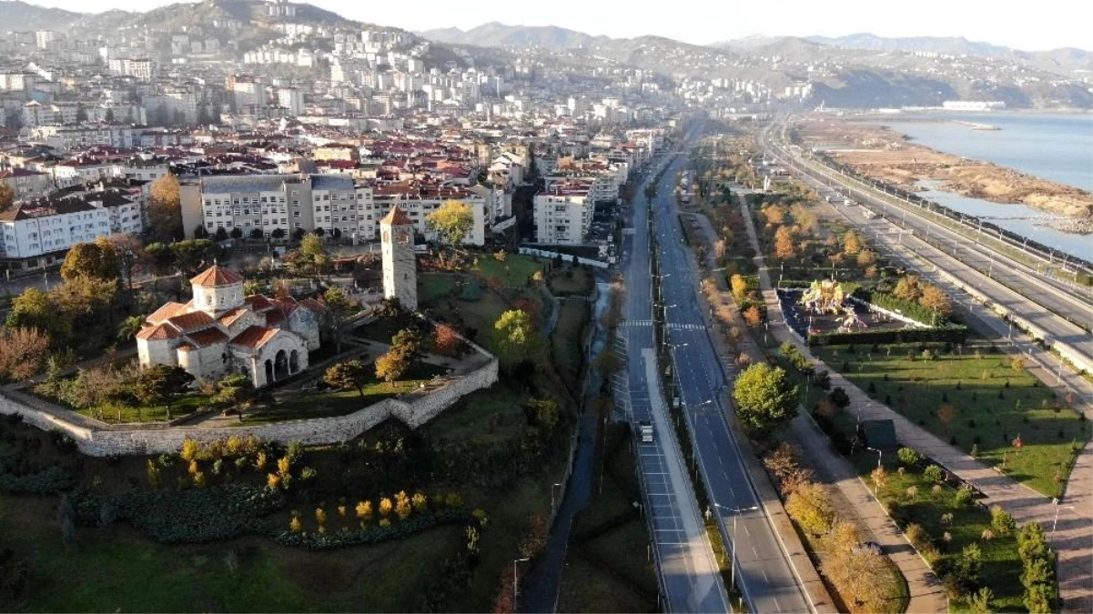 Trabzon\'da yollar ve caddelerde sessizlik hakim