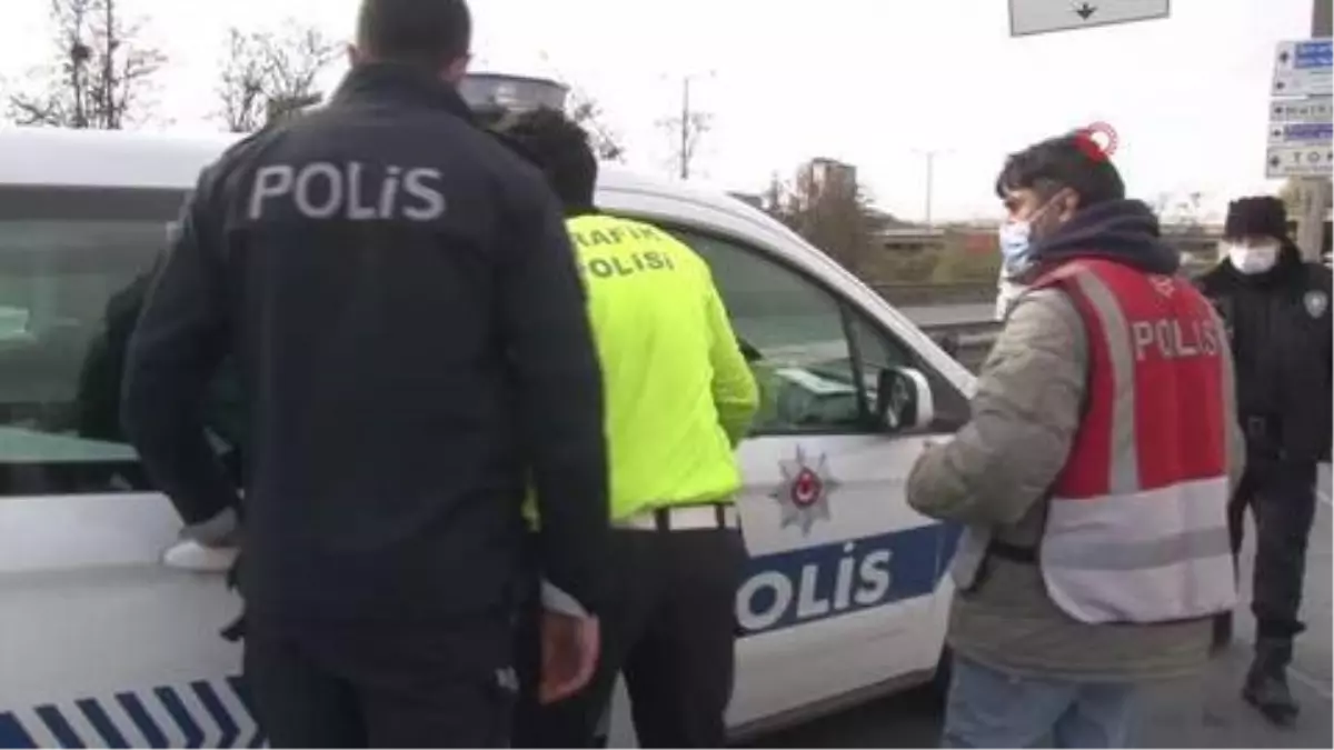 Başakşehir\'de polis ile denetiminden kaçan şahıslar arasında kovalamaca