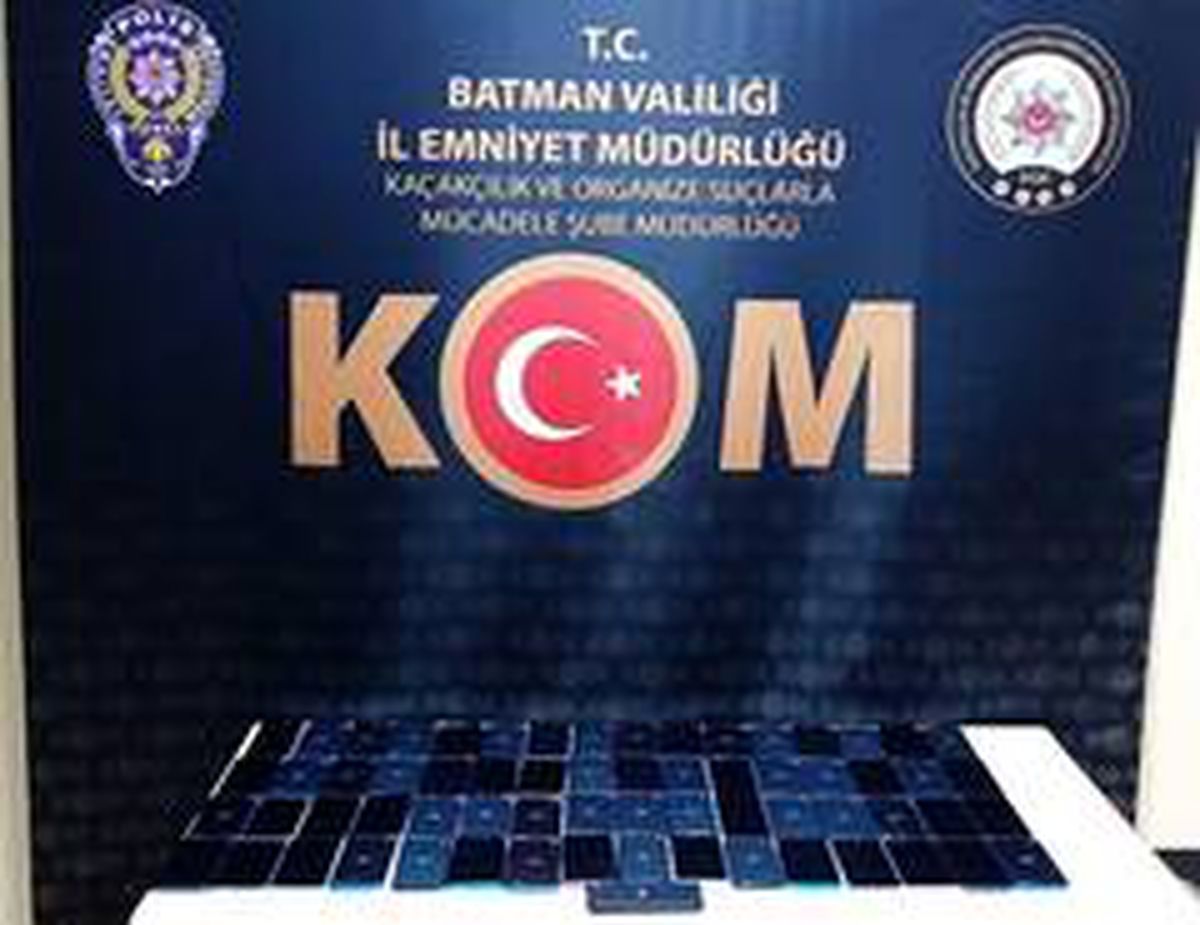 Batman\'da gümrük kaçağı telefon ele geçirildi