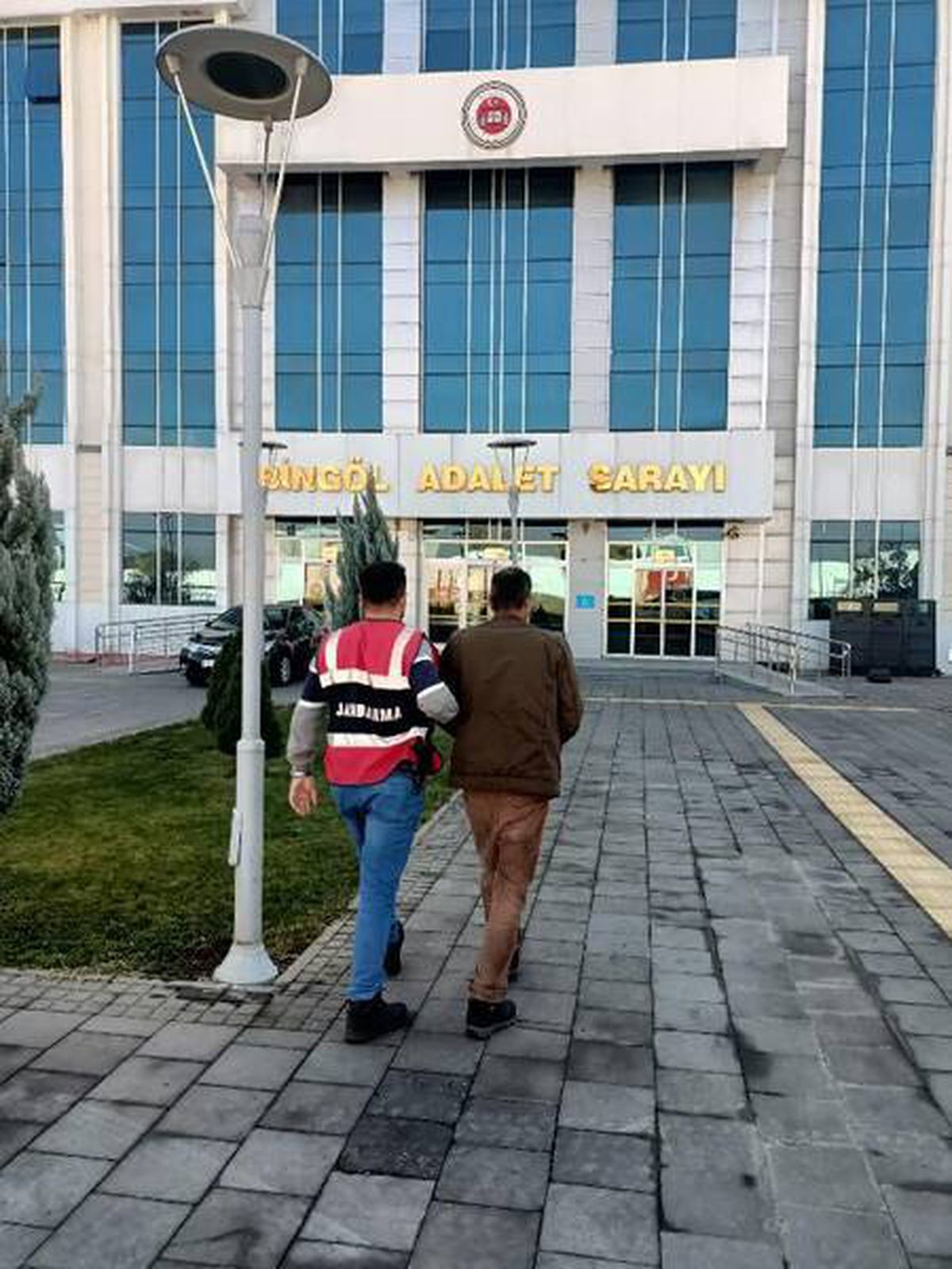 Son dakika: Bingöl\'de 8 yıl hapisle aranan hükümlü yakalandı