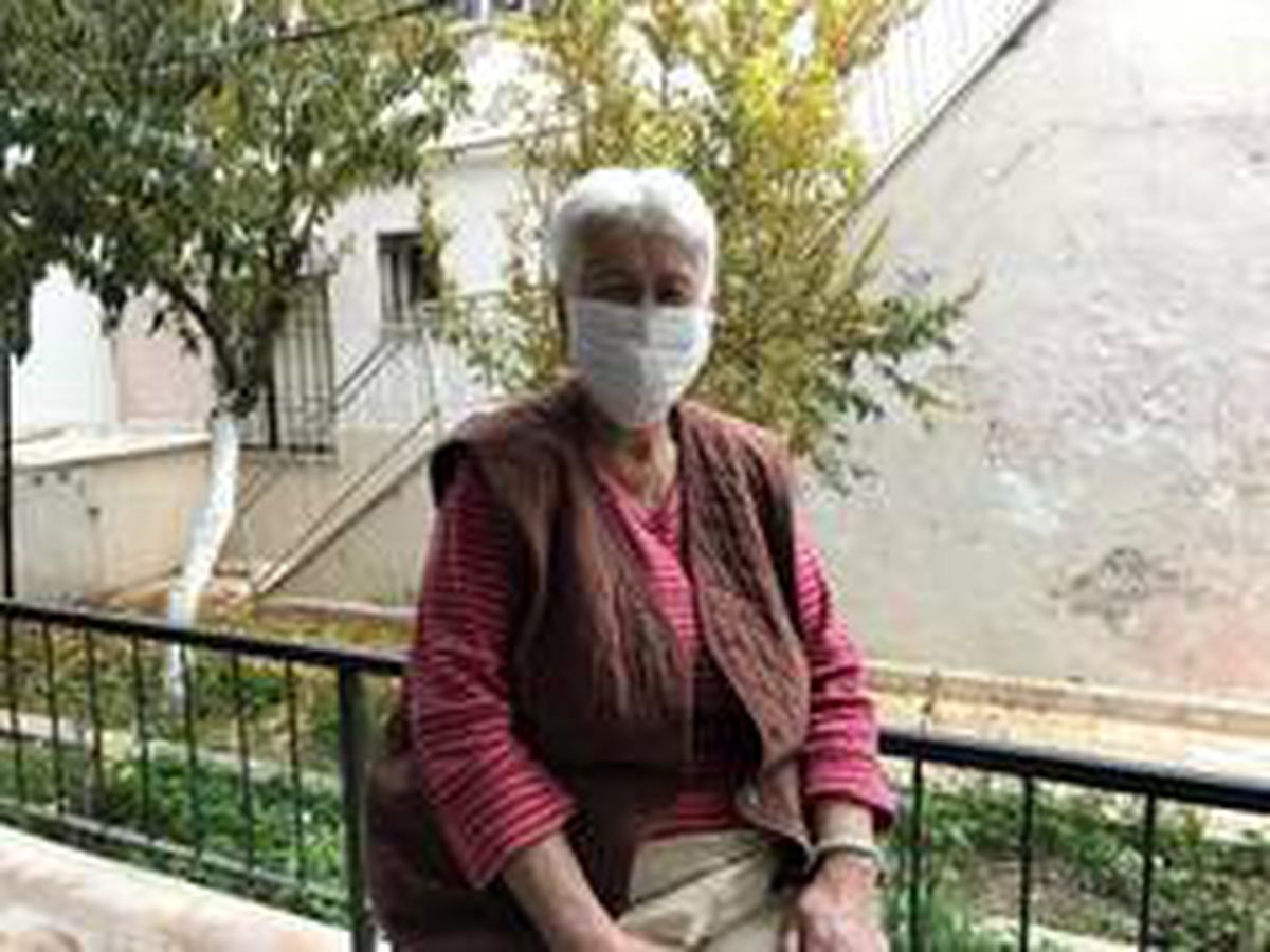 Son dakika... Bir çorap dolusu altını dolandırıcılara verdi