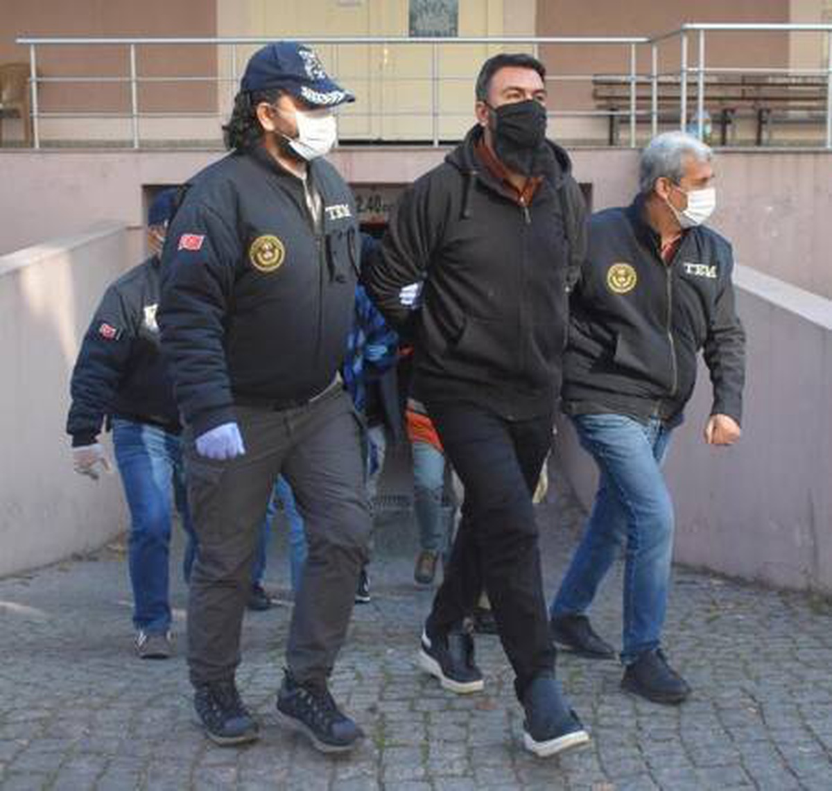 DEAŞ bağlantılı selefi grup üyeleri, adliyeye sevk edildi (2)