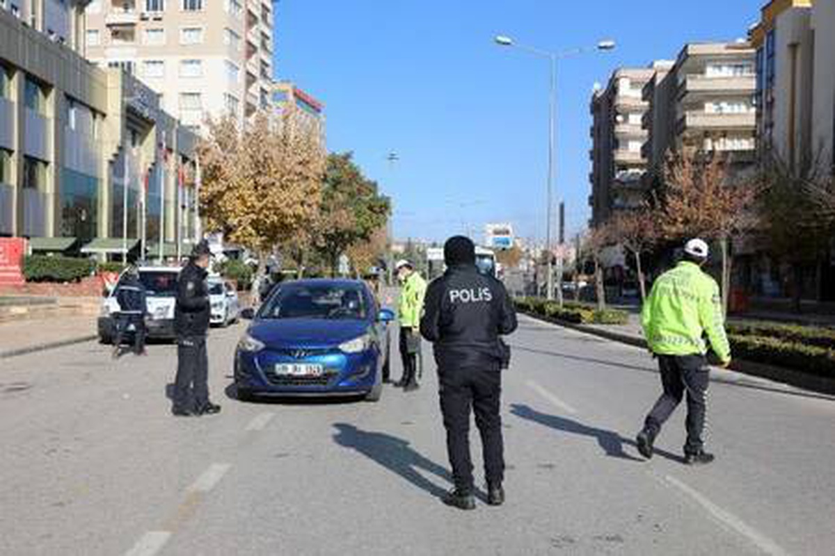 Son dakika haberi: Gaziantep\'te polisin kısıtlama denetimi sürüyor