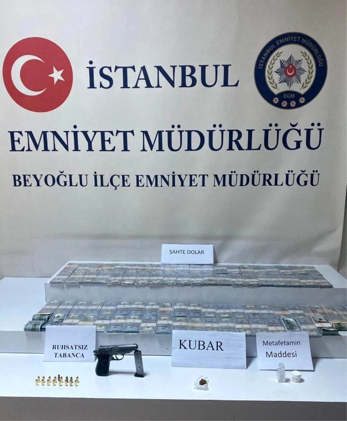 İstanbul\'da 700 bin sahte dolar ele geçirildi