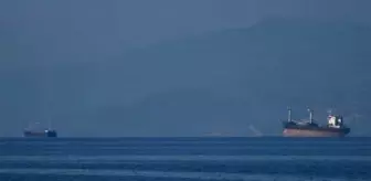 Kuşadası açıklarında 2 kuru yük gemisi çarpıştı