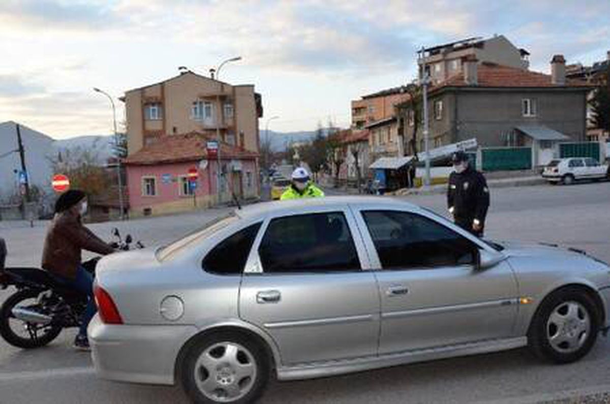 Son dakika gündem: Nüfusun yüzde 70\'i karantinadaki ilçede sıkı denetim