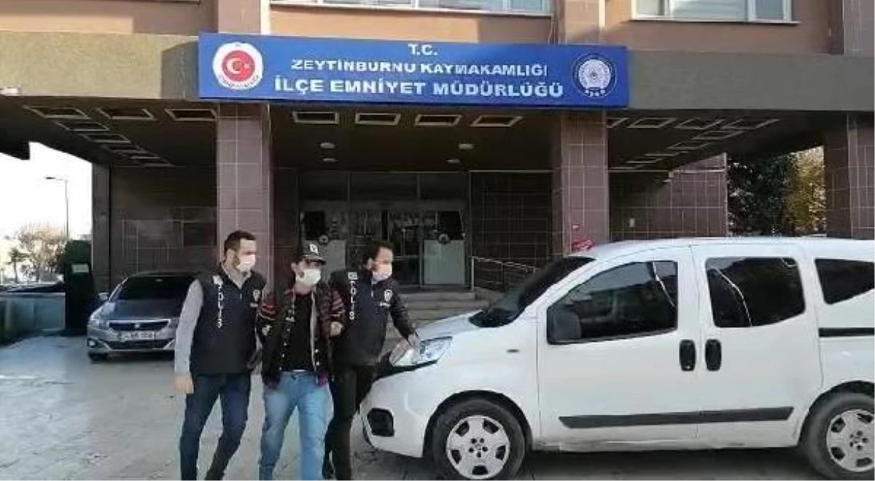 Türk Bayrağını çakmakla yakan kişi hastanede gözlem altına alındı