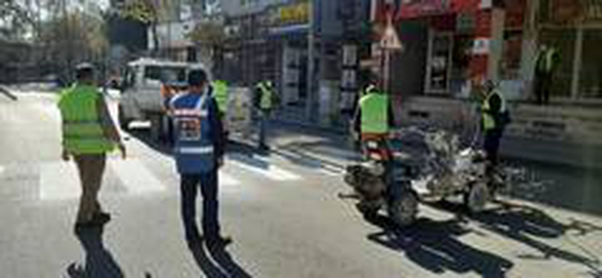 Yaya geçit çizgileri yenilendi