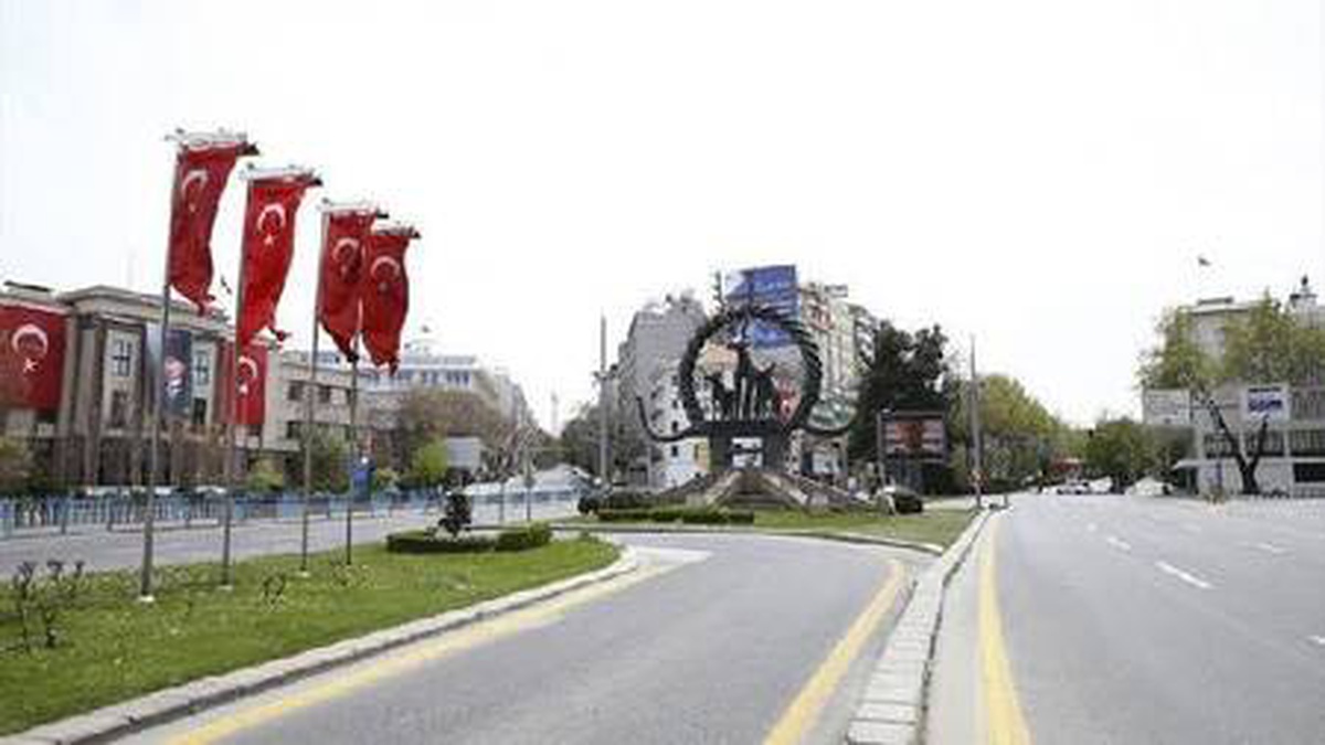 Ankara\'da sokağa çıkma yasağına ihlal eden 1668 kişiye ceza