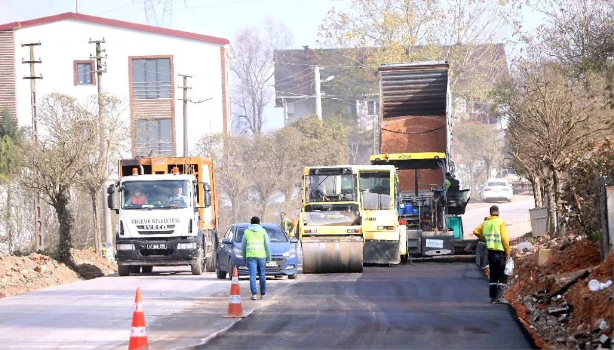 Başkan Büyükakın, "4 buçuk kilometrelik yolu 20 gün içinde tamamlayacağız"