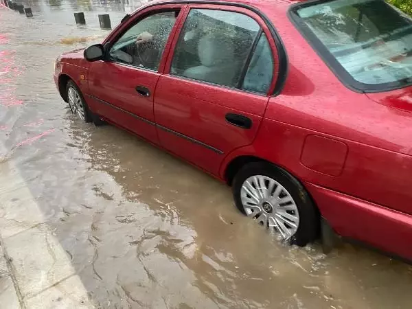 Bodrum'da sağanak; cadde ve sokaklar göle döndü