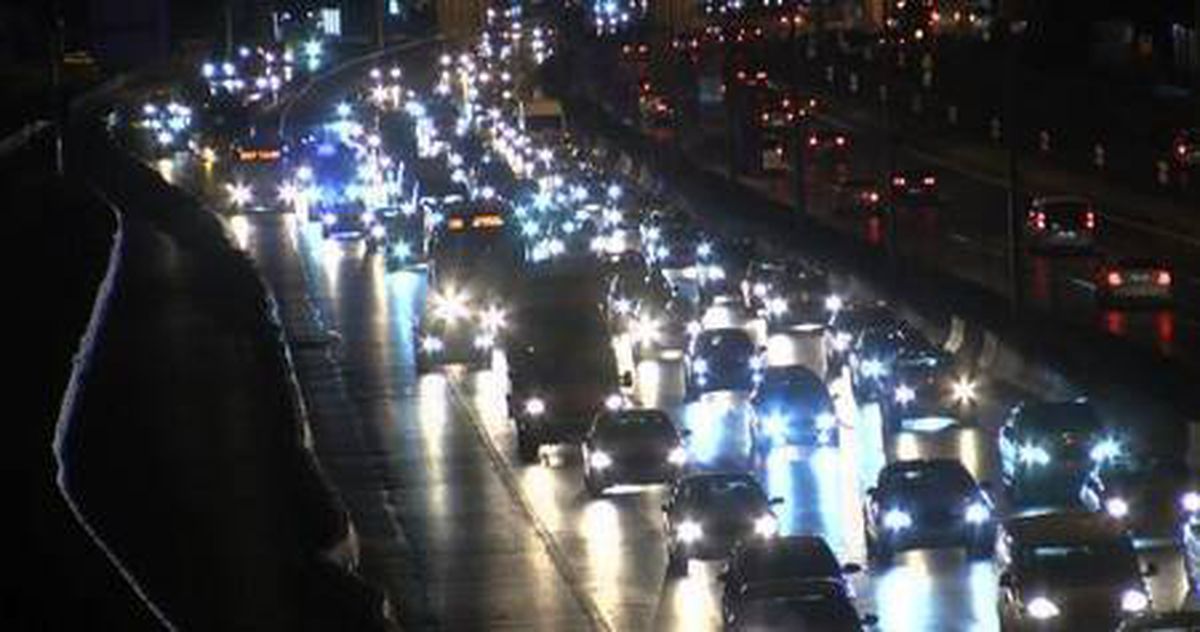 Kısıtlama saatinde D-100 Karayolu\'nda trafik yoğunluğu