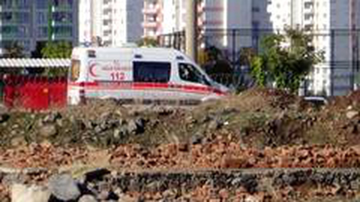 Kısıtlamada çalışan inşaat işçileri beton blok altında kaldı: 2\'si ağır 3 yaralı