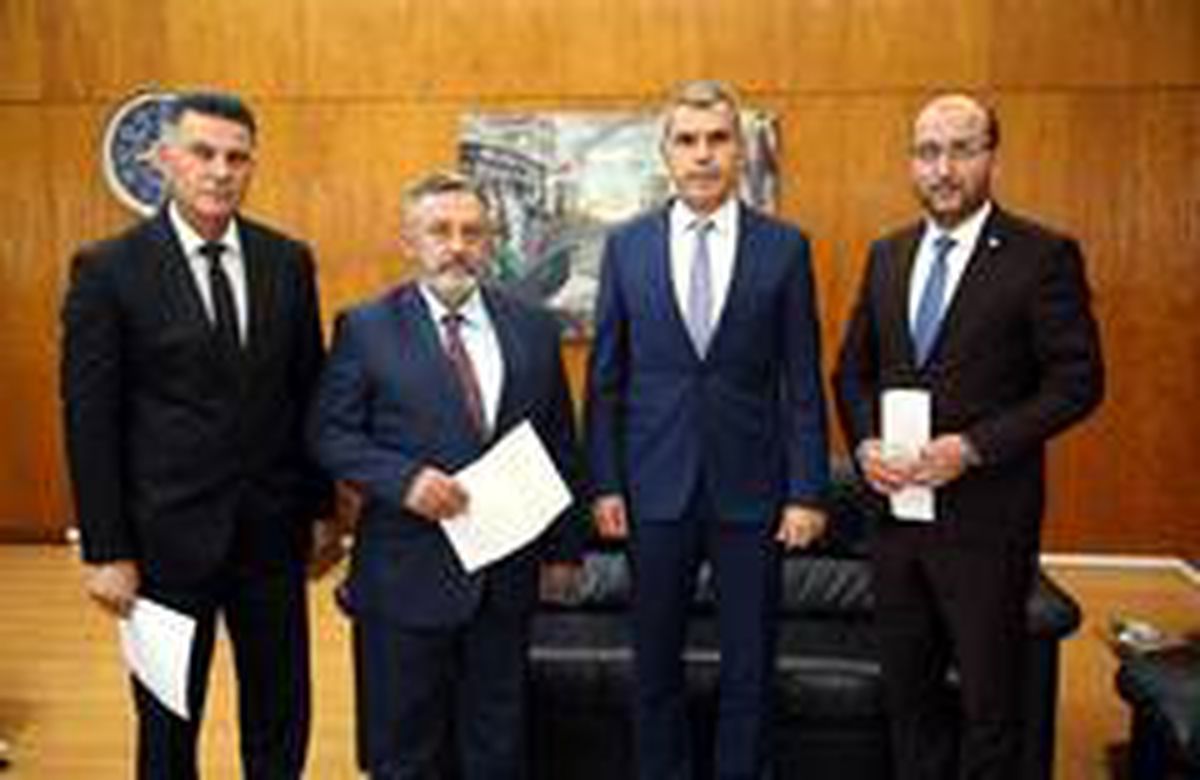 KKTC\'de 3 Milletvekili Partilerinden istifa etti