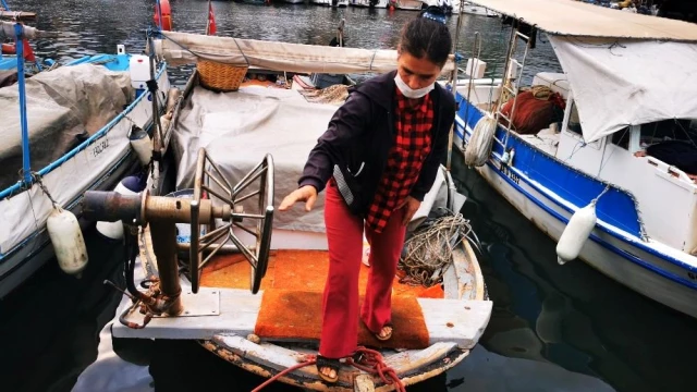 Marmarisli Balıkçılar sağanak yağış ve fırtına uyarısına karşı teknelerini sağlama aldılar