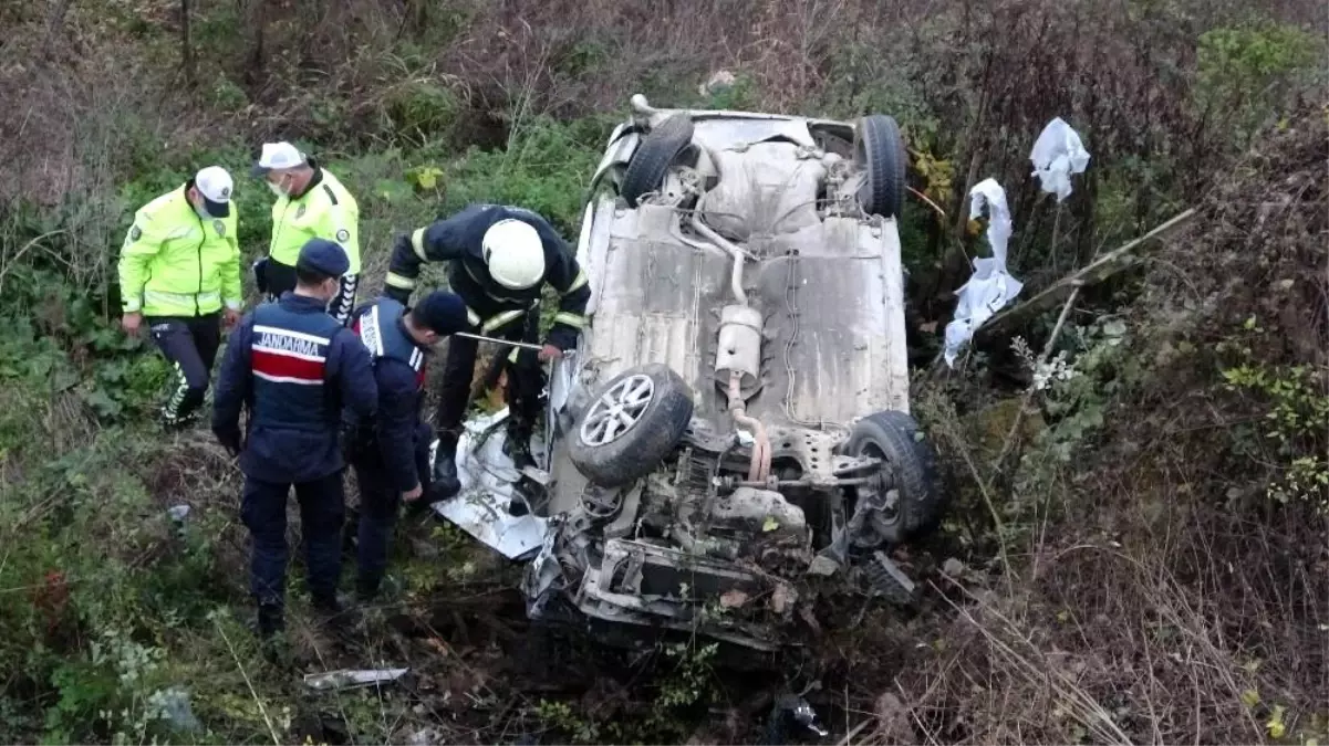 Samsun\'da takla atan otomobil şarampole yuvarlandı: 1 yaralı