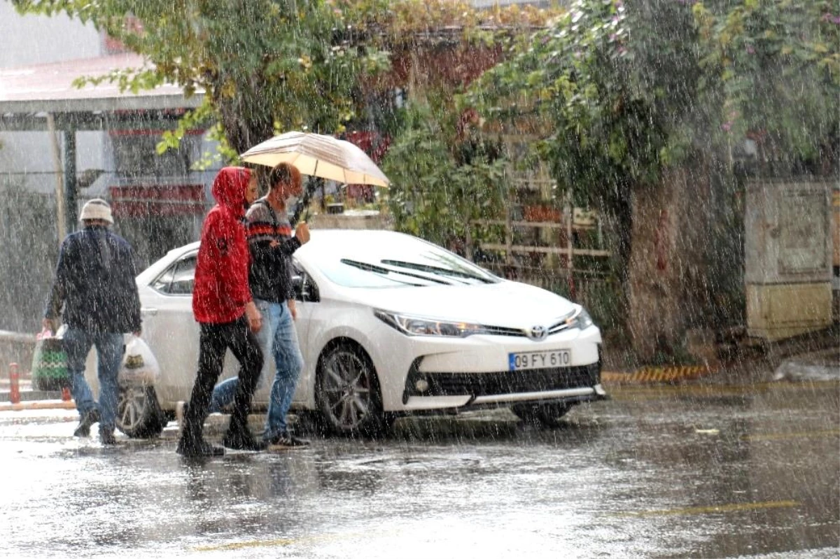 Aydın\'da sağanak yağış etkisini sürdürüyor