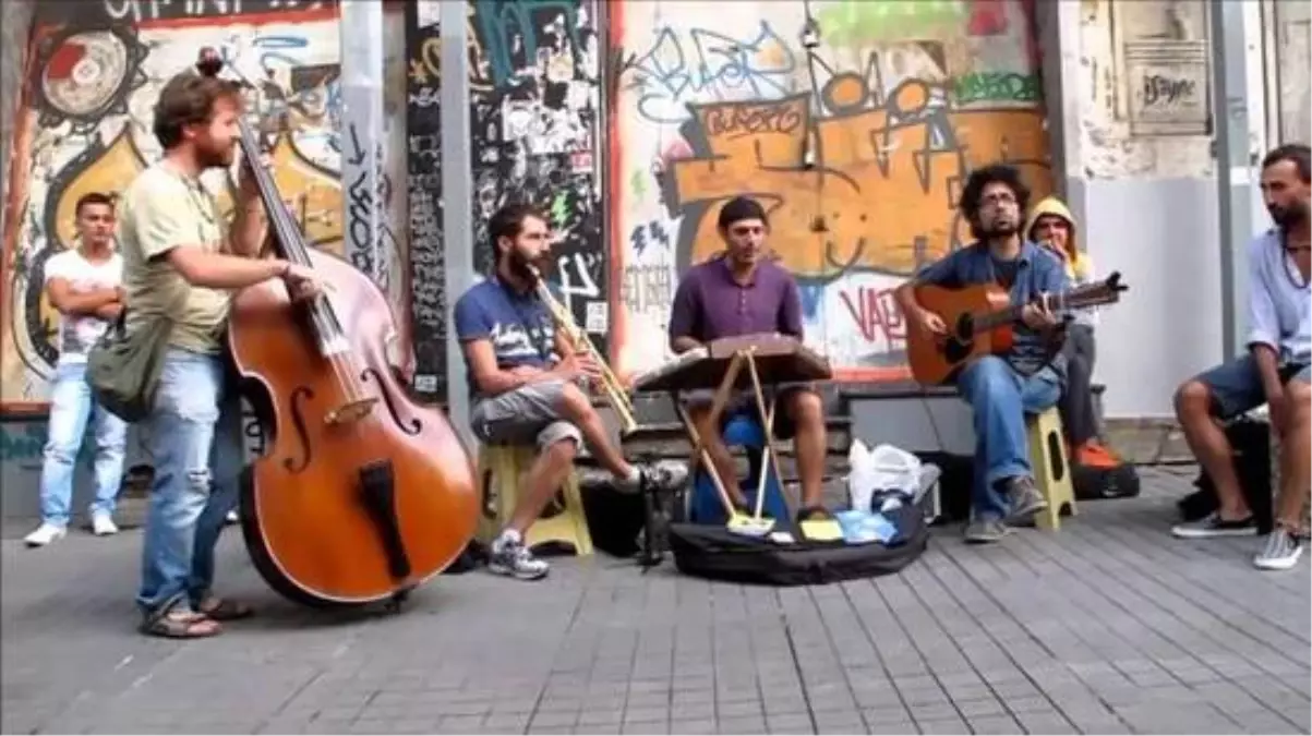 Bakan Ersoy: Müzik emekçilerini kapsayan projeyi 11 Aralık\'ta açıklayacağız