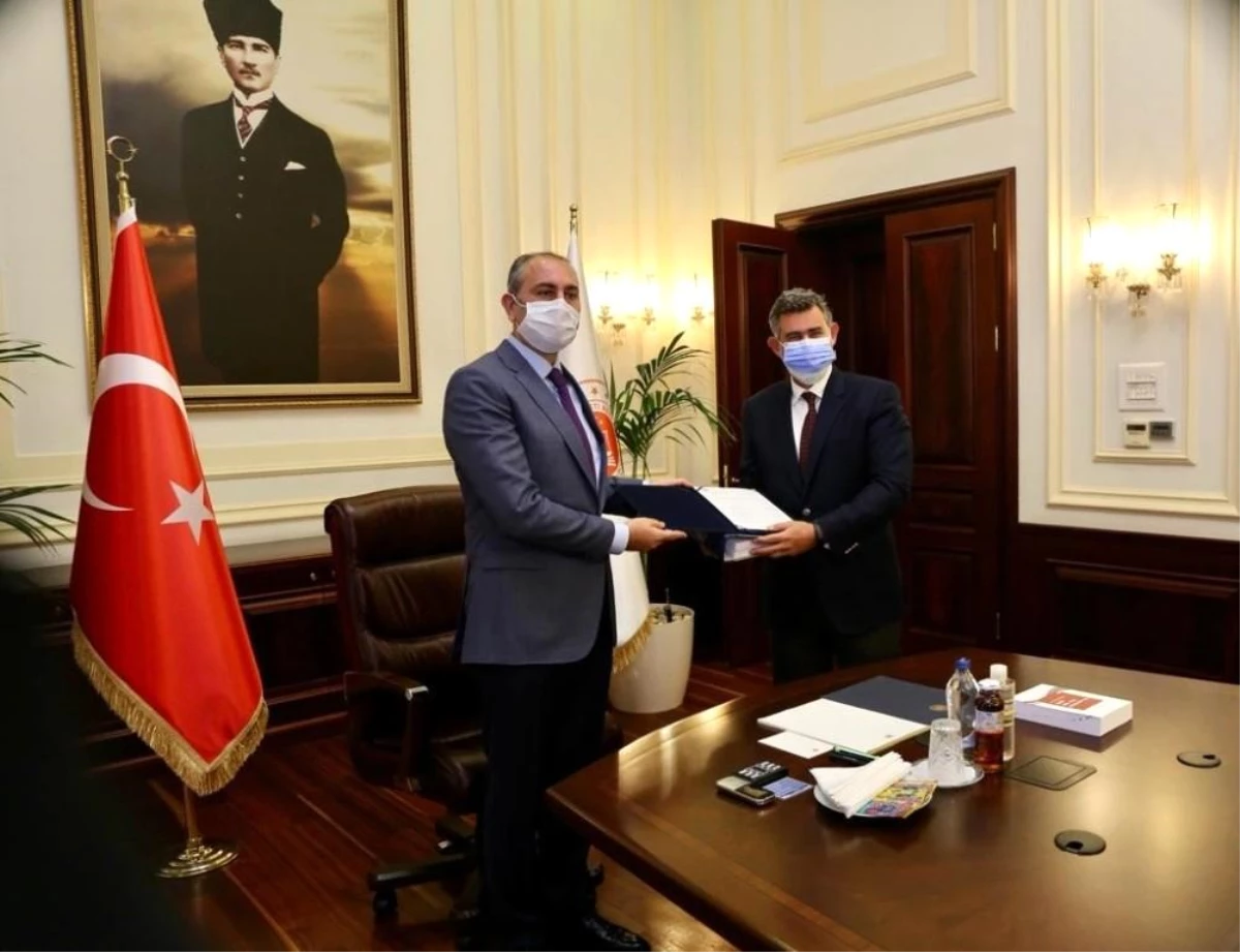 Adalet Bakanı Gül, Türkiye Barolar Birliği Başkanı Feyzioğlu ile görüştü