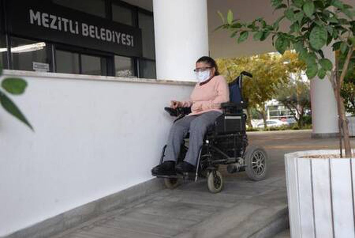 Son dakika haber... Bebekken geçirdiği hastalık nedeniyle bedensel engelli oldu, yılmadı hayata tutundu