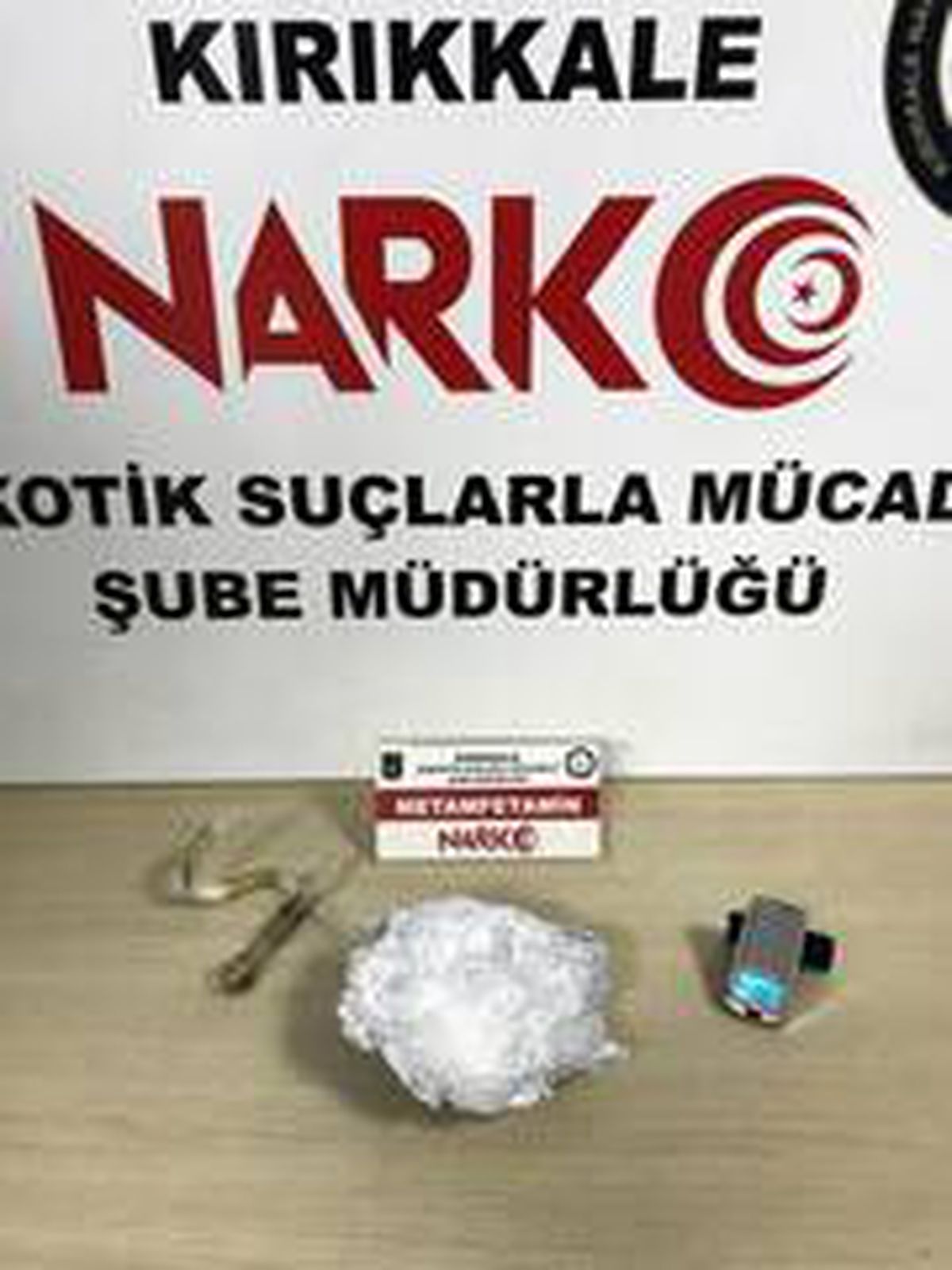 Evinde uyuşturucuyla yakalandı