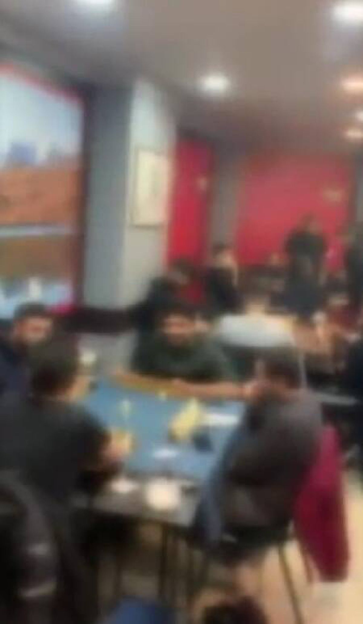 Fatih\'te kahvehanede kısıtlama saatlerinde okey oynayan 38 kişiye 120 bin lira ceza